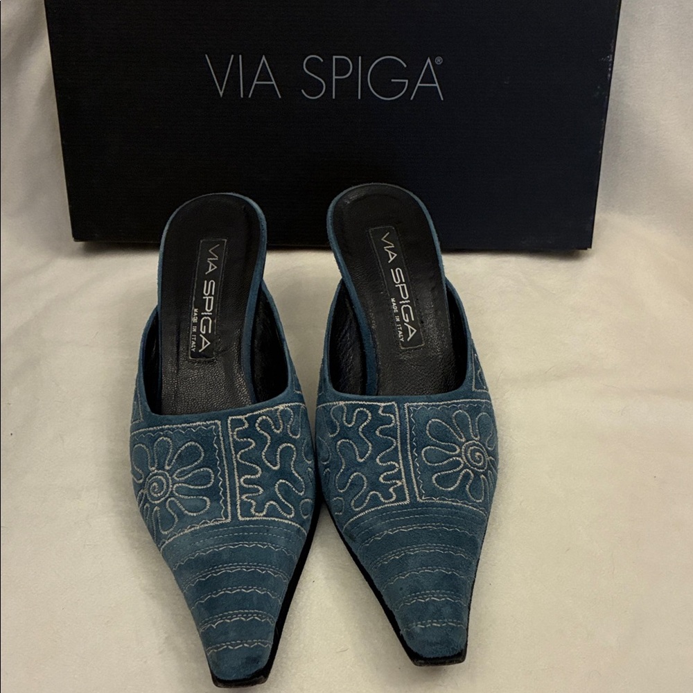 Via Spiga Gingo Tribal Suede denim Embroidered Women's Mules size 7